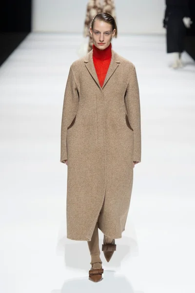 Look 37